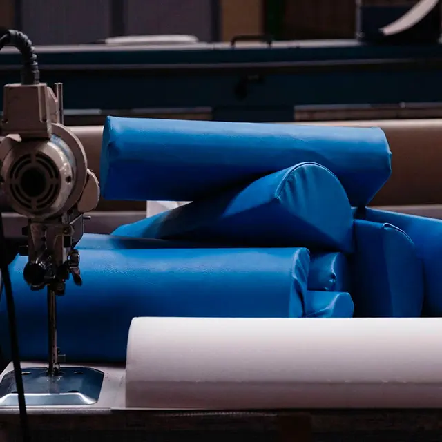 Matelas et coussins en PVC soudé confectionnés en atelier