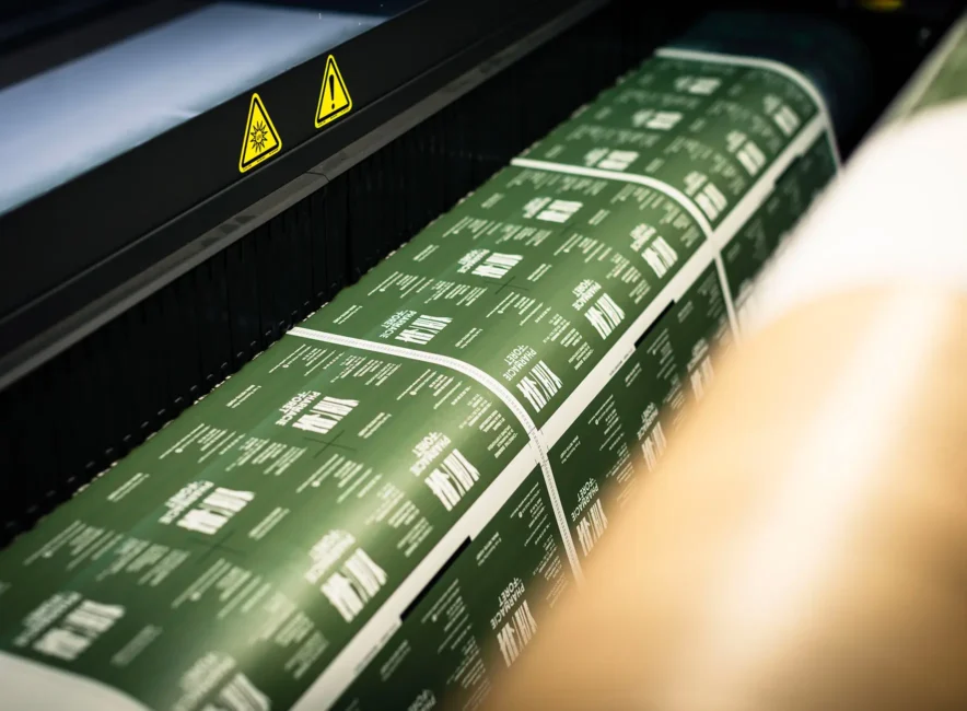 Impression de supports personnalisés sur machine de marquage